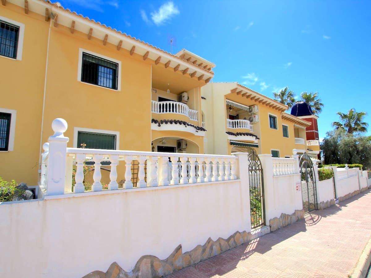 2 bedroom Apartment for sale in Ciudad Quesada with pool - € 169,950 (Ref: 9740101)