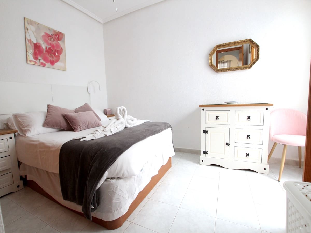 2 bedroom Bungalow for sale in Ciudad Quesada with pool - € 160,000 (Ref: 9740205)