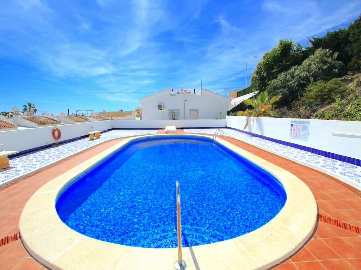 2 bedroom Bungalow for sale in Ciudad Quesada with pool - € 160,000 (Ref: 9740205)