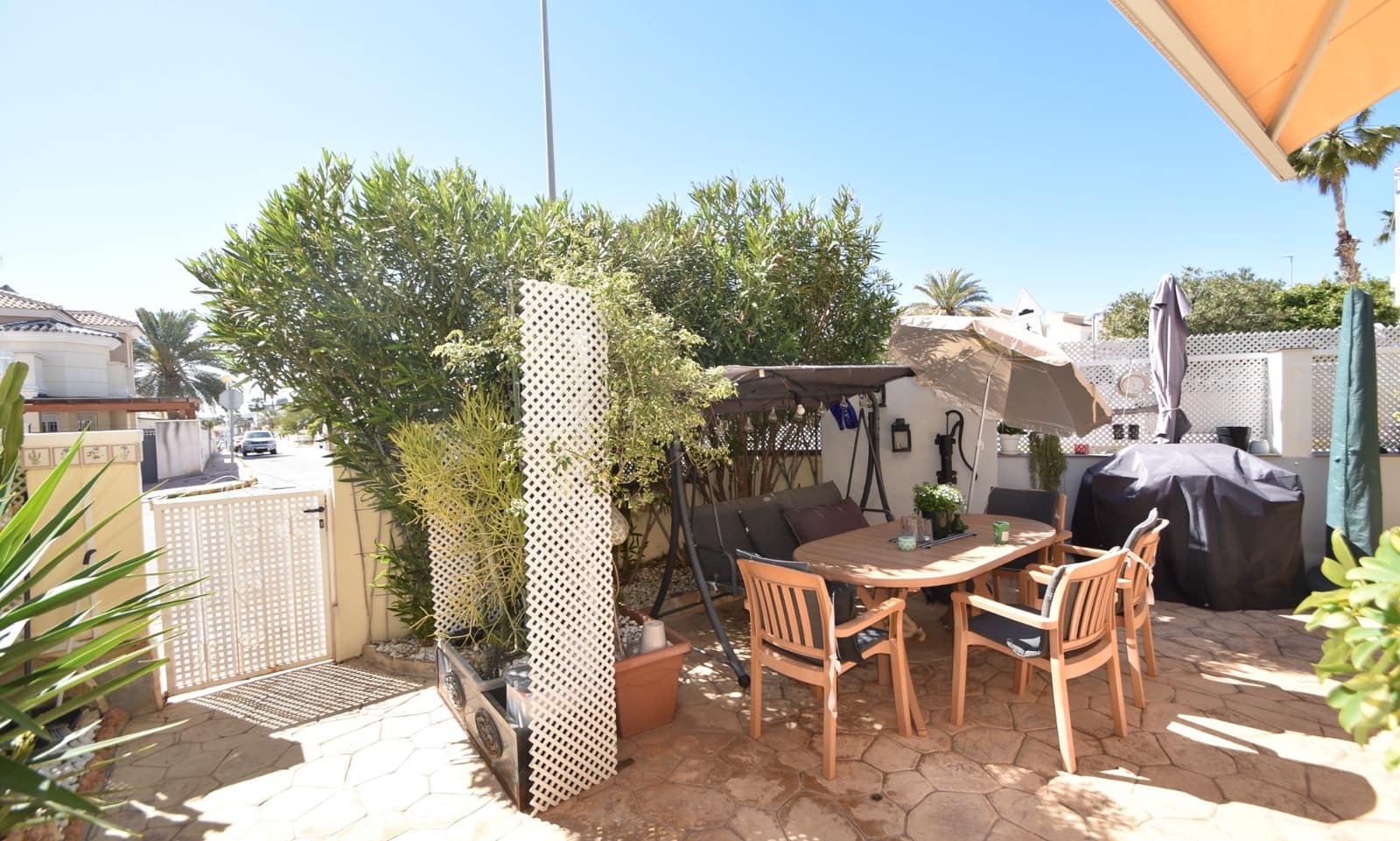 2 soverom Kjedet enebolig til salgs i Ciudad Quesada med svømmebasseng - € 250 000 (Ref: 9753614)