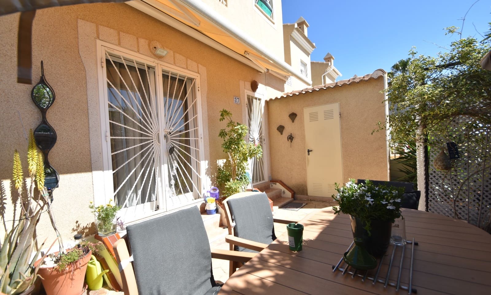 2 soverom Kjedet enebolig til salgs i Ciudad Quesada med svømmebasseng - € 250 000 (Ref: 9753614)