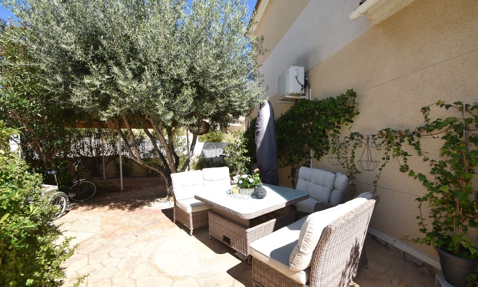 2 soverom Kjedet enebolig til salgs i Ciudad Quesada med svømmebasseng - € 250 000 (Ref: 9753614)