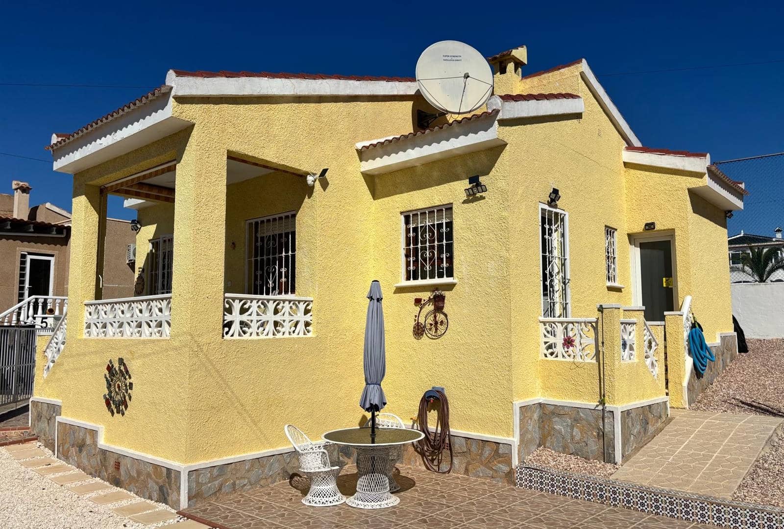 2 soveværelse Villa til salg i Ciudad Quesada med swimmingpool - € 210.000 (Ref: 9753771)