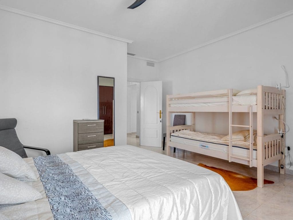 4 bedroom Villa for sale in Ciudad Quesada with pool - € 695,000 (Ref: 9758082)