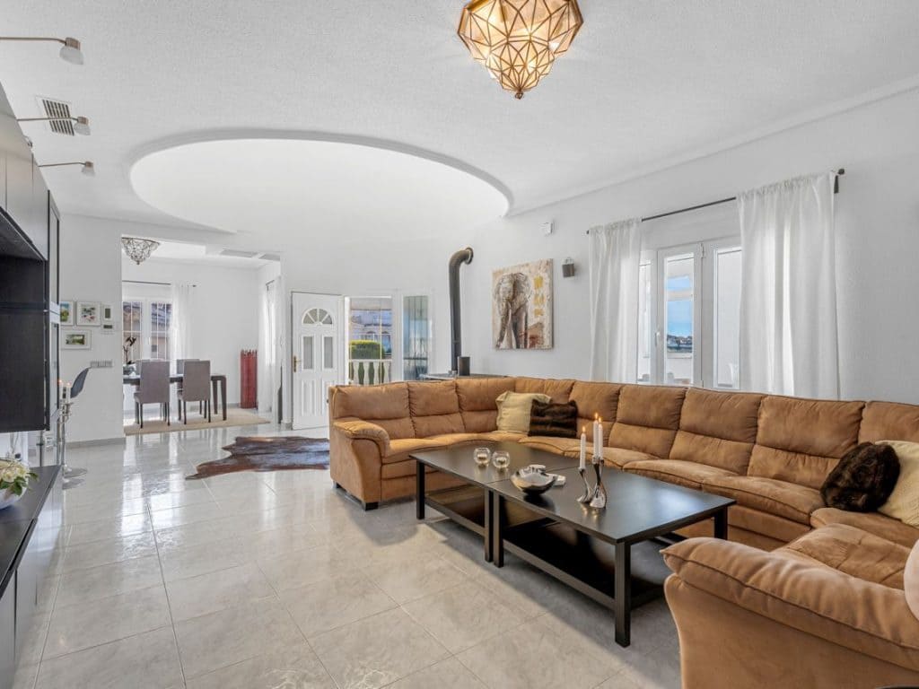 4 bedroom Villa for sale in Ciudad Quesada with pool - € 695,000 (Ref: 9758082)