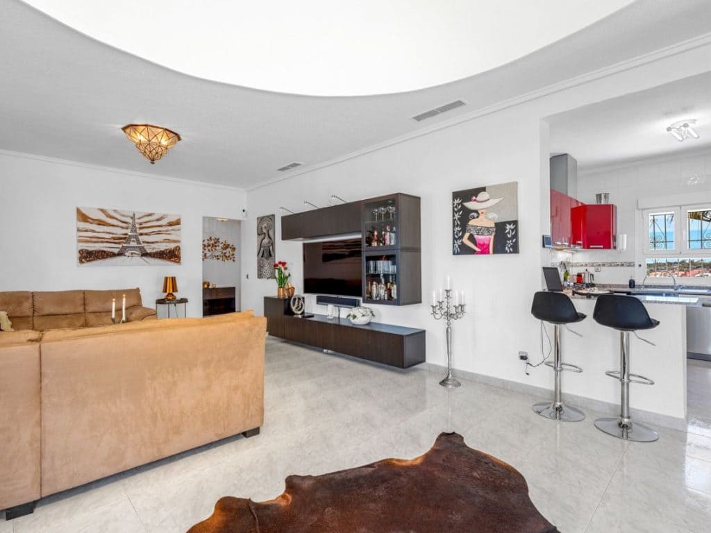 4 bedroom Villa for sale in Ciudad Quesada with pool - € 695,000 (Ref: 9758082)