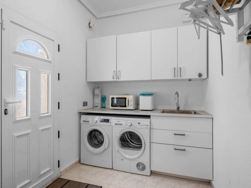 4 bedroom Villa for sale in Ciudad Quesada with pool - € 695,000 (Ref: 9758082)