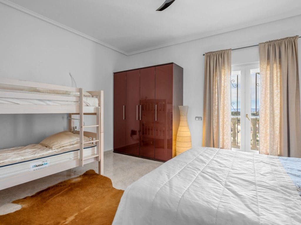 4 bedroom Villa for sale in Ciudad Quesada with pool - € 695,000 (Ref: 9758082)