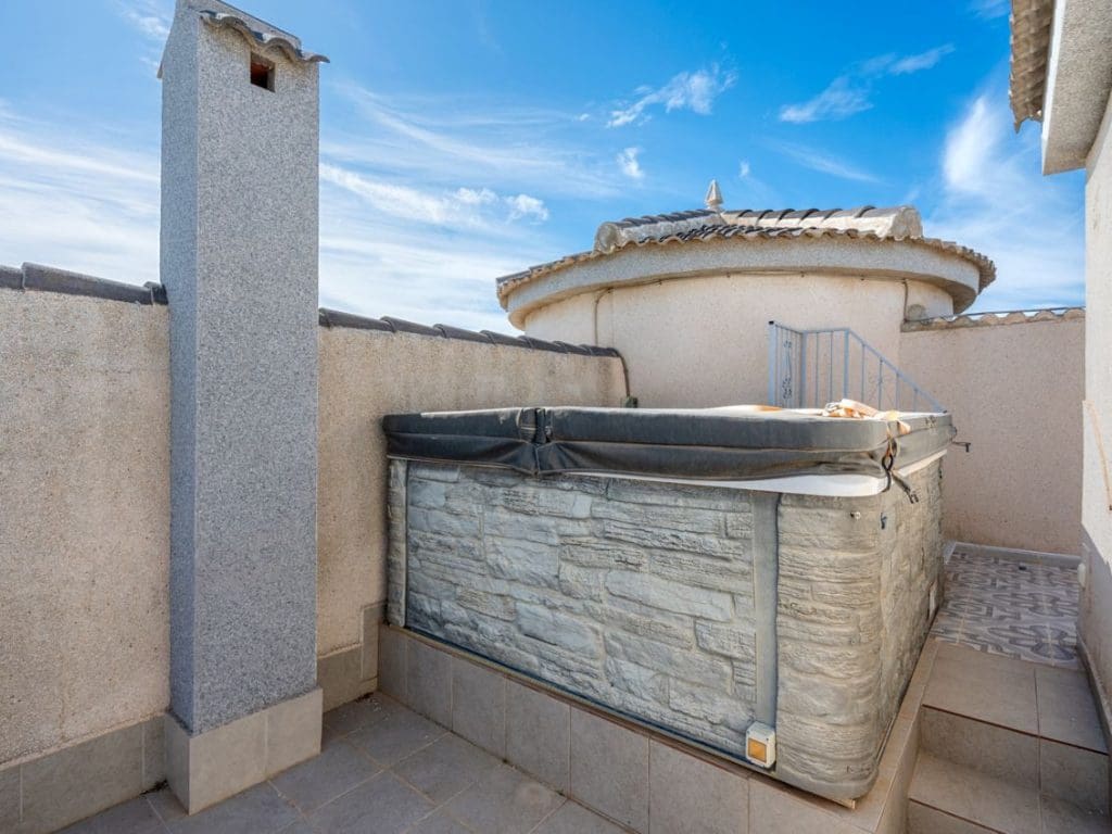 4 bedroom Villa for sale in Ciudad Quesada with pool - € 695,000 (Ref: 9758082)