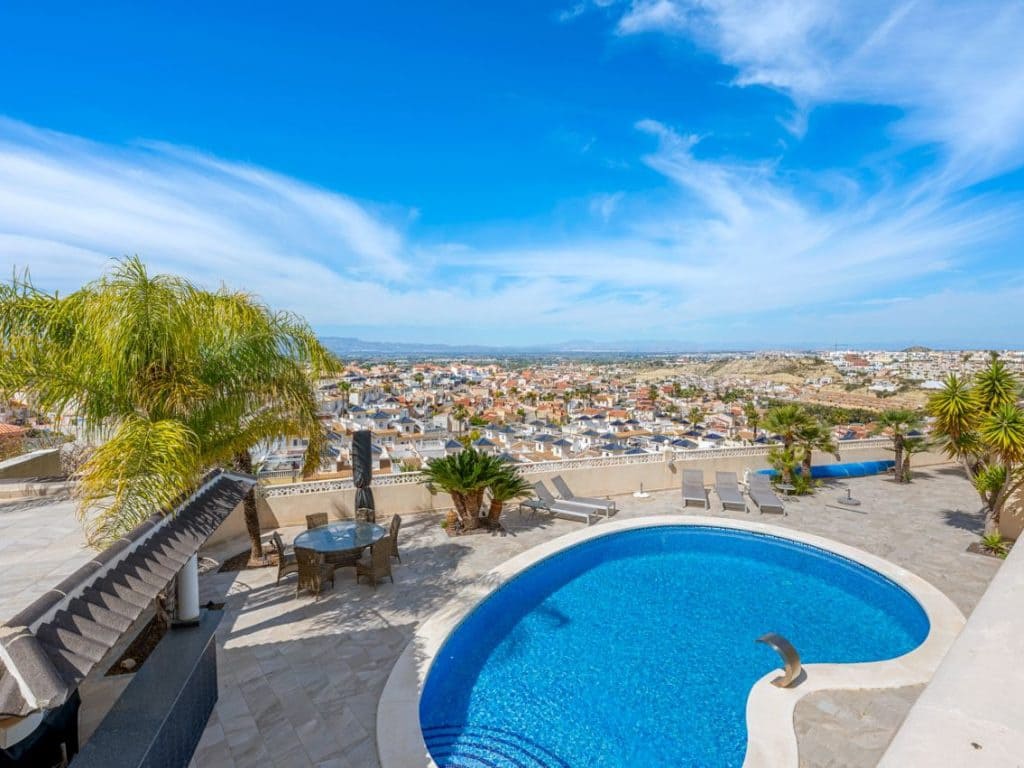 4 bedroom Villa for sale in Ciudad Quesada with pool - € 695,000 (Ref: 9758082)