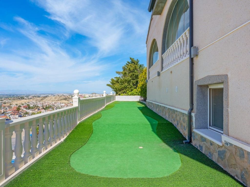 4 bedroom Villa for sale in Ciudad Quesada with pool - € 695,000 (Ref: 9758082)