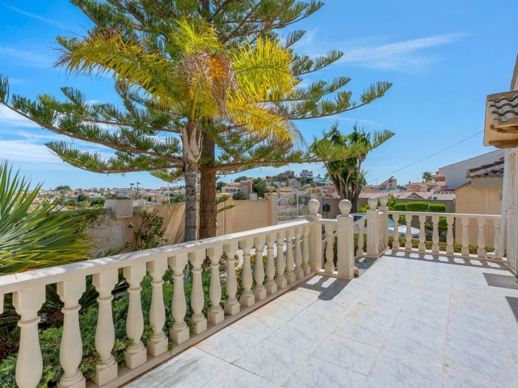 4 bedroom Villa for sale in Ciudad Quesada with pool - € 695,000 (Ref: 9758082)