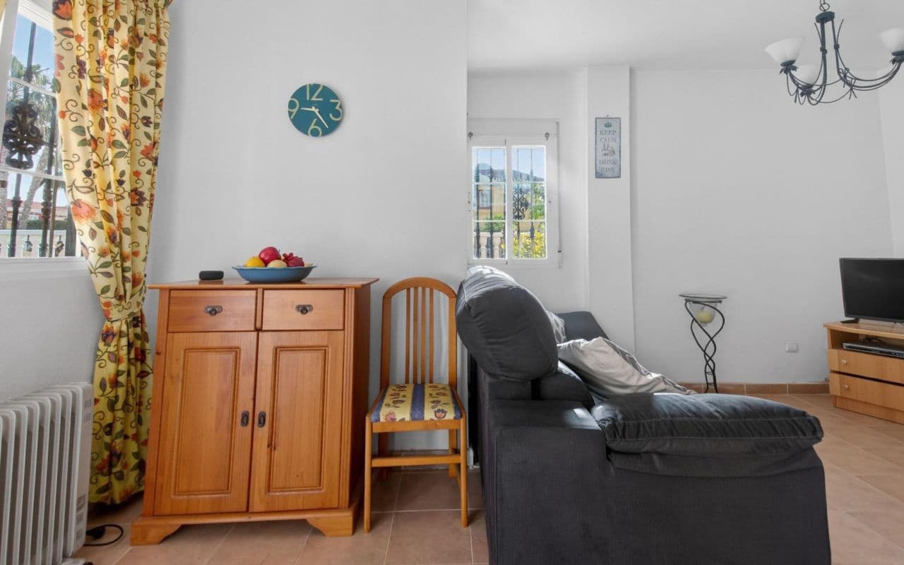 2 soverom Rekkehus til salgs i Torrevieja med svømmebasseng - € 183 000 (Ref: 9760101)