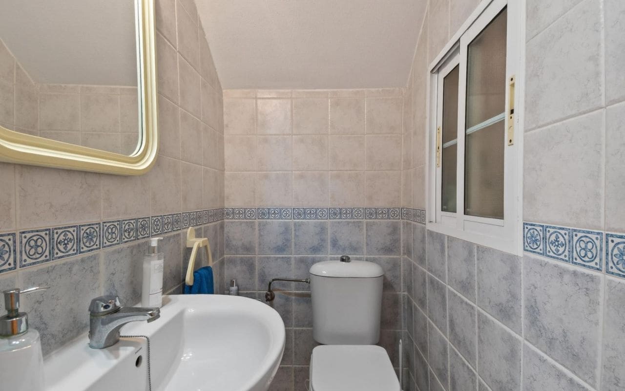 2 soverom Rekkehus til salgs i Torrevieja med svømmebasseng - € 183 000 (Ref: 9760101)