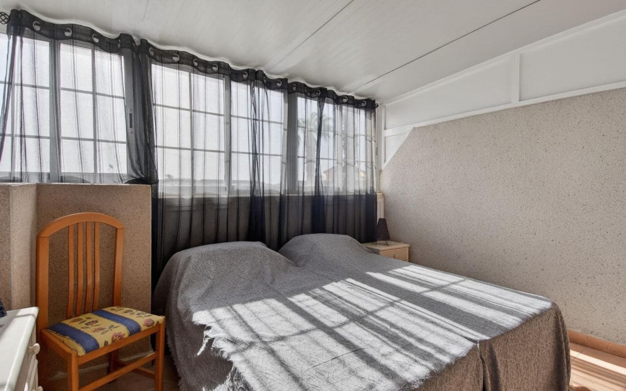 2 soverom Rekkehus til salgs i Torrevieja med svømmebasseng - € 183 000 (Ref: 9760101)