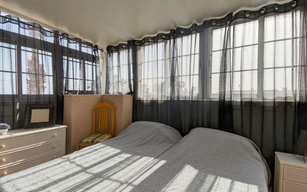 2 soverom Rekkehus til salgs i Torrevieja med svømmebasseng - € 183 000 (Ref: 9760101)