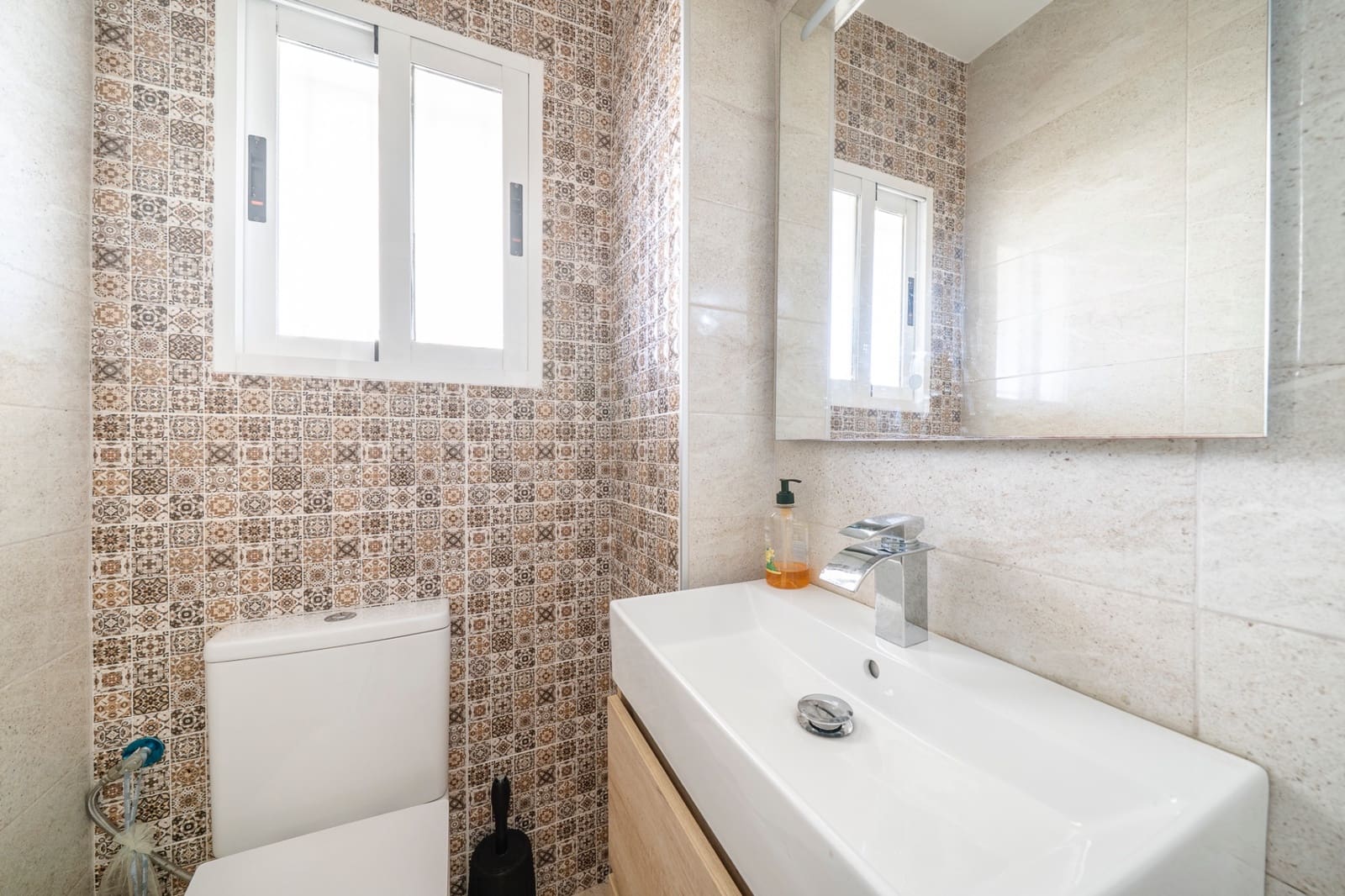 4 soveværelse Byhus til salg i Guardamar del Segura med swimmingpool garage - € 395.000 (Ref: 9777113)