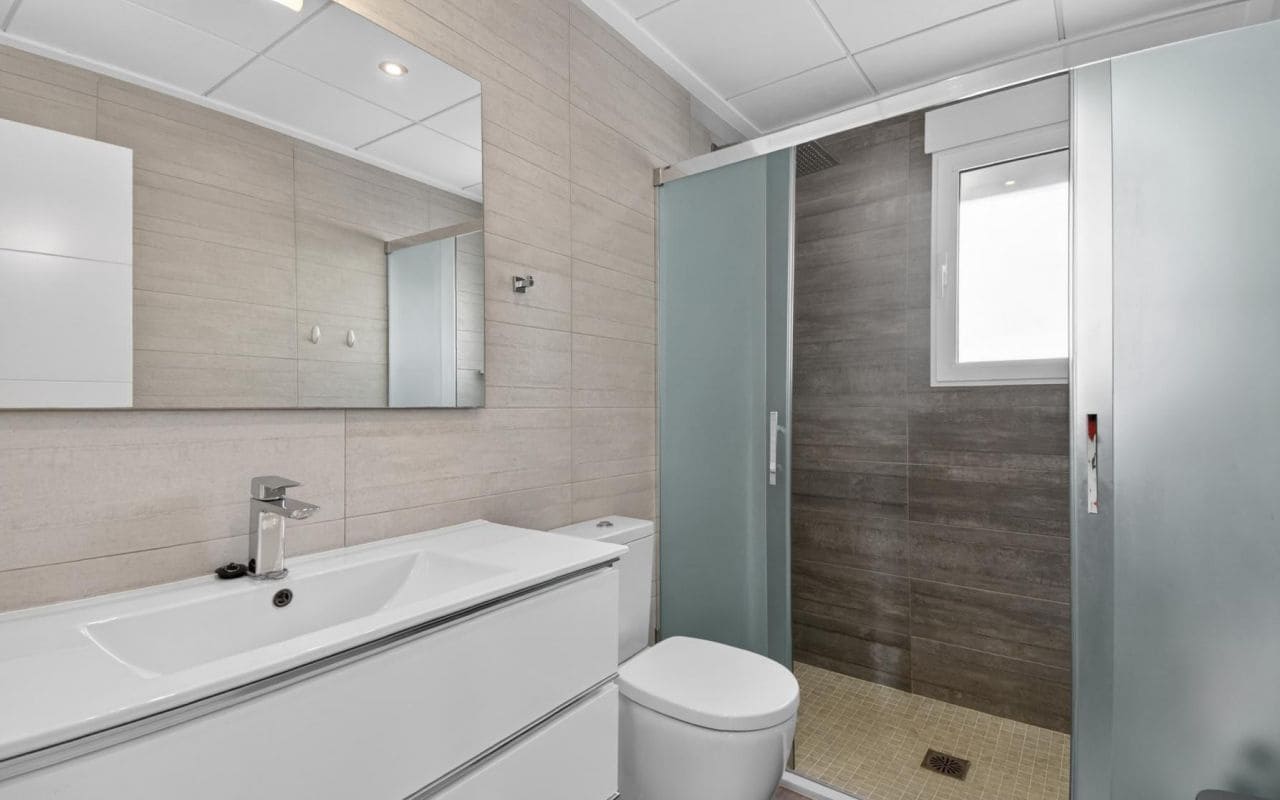 3 bedroom Townhouse for sale in Punta Prima with pool - € 349,000 (Ref: 9777114)