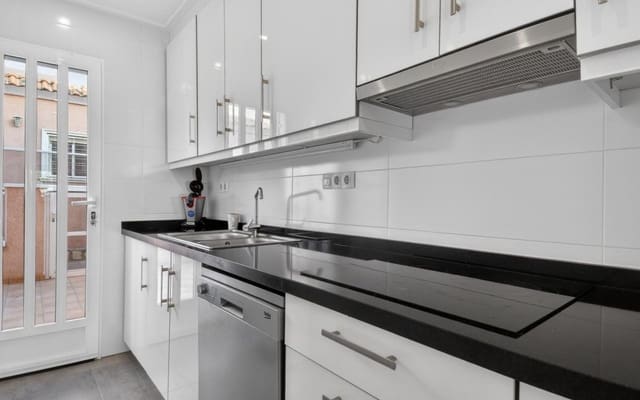 3 slaapkamer Huis te koop in Punta Prima, Torrevieja met zwembad - € 349.000 (Ref: 9777114)