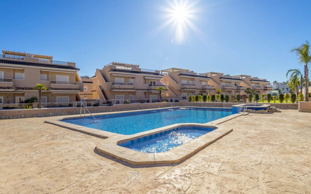 3 bedroom Townhouse for sale in Punta Prima with pool - € 349,000 (Ref: 9777114)