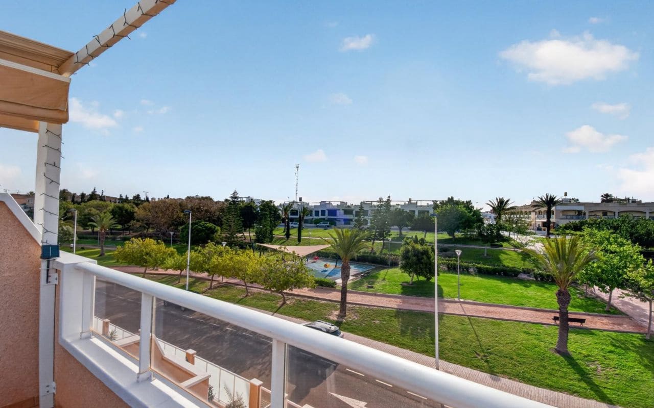 3 bedroom Townhouse for sale in Punta Prima with pool - € 349,000 (Ref: 9777114)