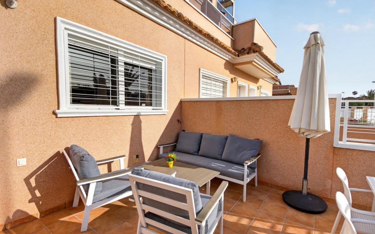 3 bedroom Townhouse for sale in Punta Prima with pool - € 349,000 (Ref: 9777114)