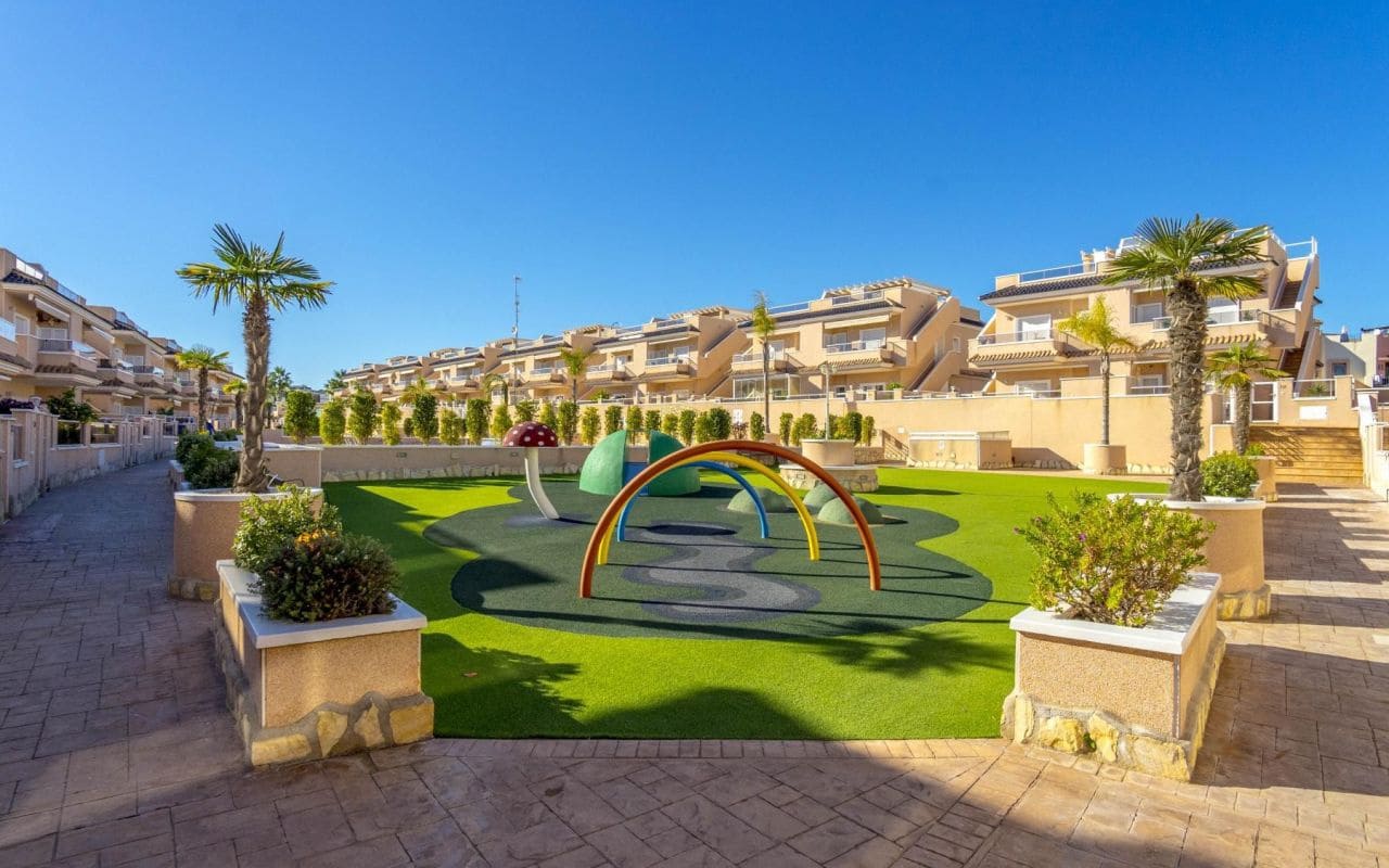 3 bedroom Townhouse for sale in Punta Prima with pool - € 349,000 (Ref: 9777114)