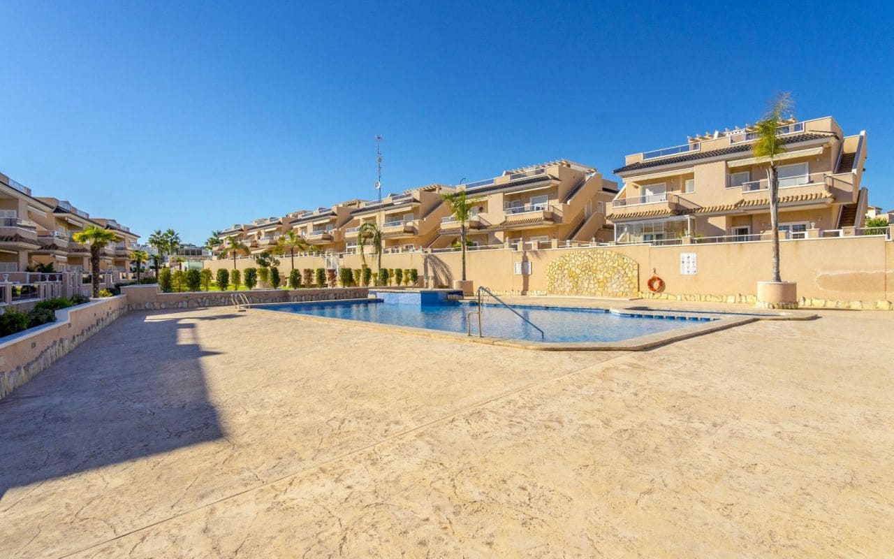 3 bedroom Townhouse for sale in Punta Prima with pool - € 349,000 (Ref: 9777114)