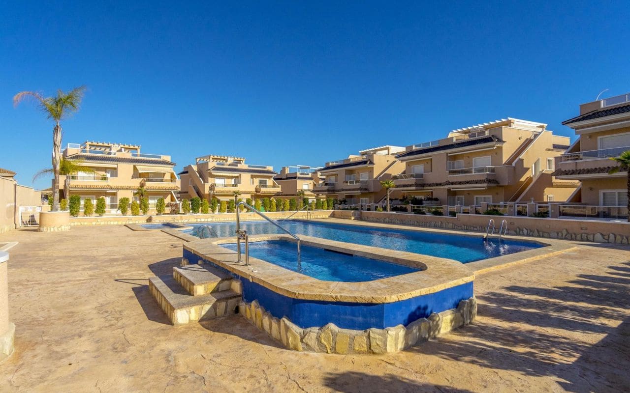 3 bedroom Townhouse for sale in Punta Prima with pool - € 349,000 (Ref: 9777114)