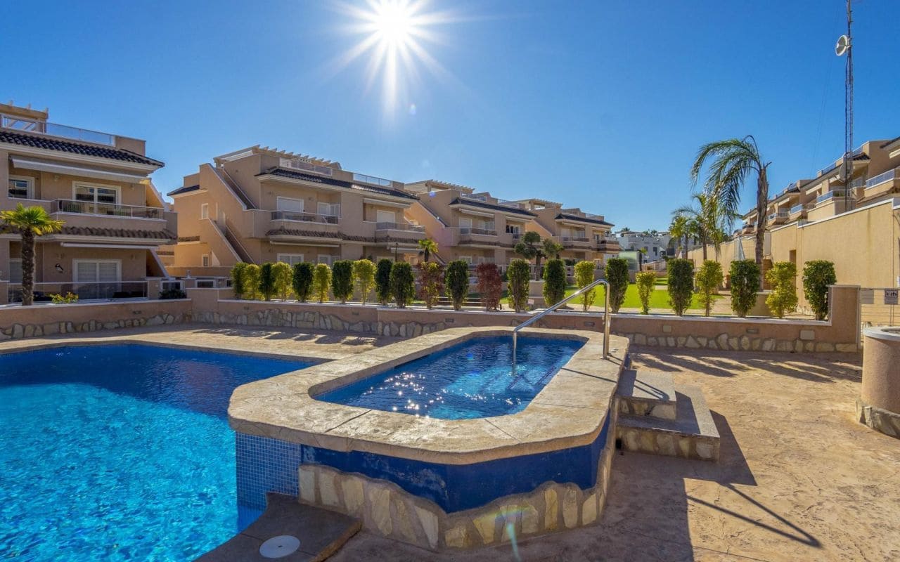 3 bedroom Townhouse for sale in Punta Prima with pool - € 349,000 (Ref: 9777114)