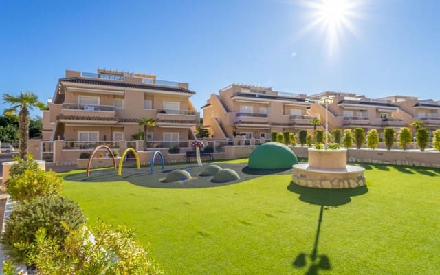 3 slaapkamer Huis te koop in Punta Prima, Torrevieja met zwembad - € 349.000 (Ref: 9777114)