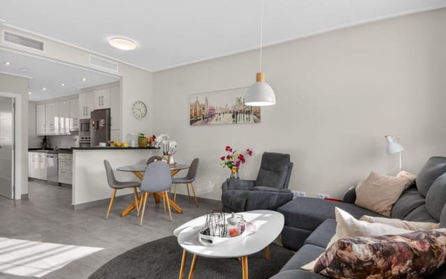 3 slaapkamer Huis te koop in Punta Prima, Torrevieja met zwembad - € 349.000 (Ref: 9777114)