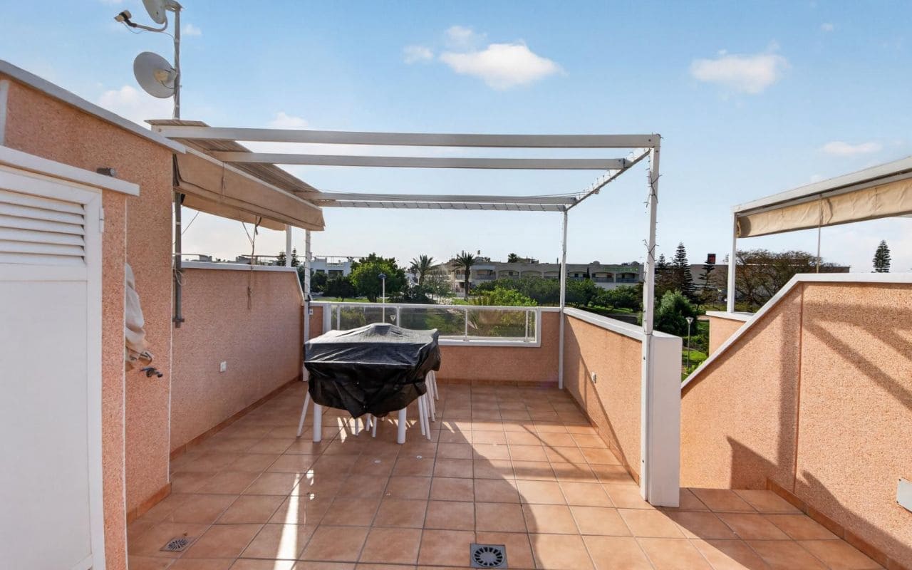 3 bedroom Townhouse for sale in Punta Prima with pool - € 349,000 (Ref: 9777114)