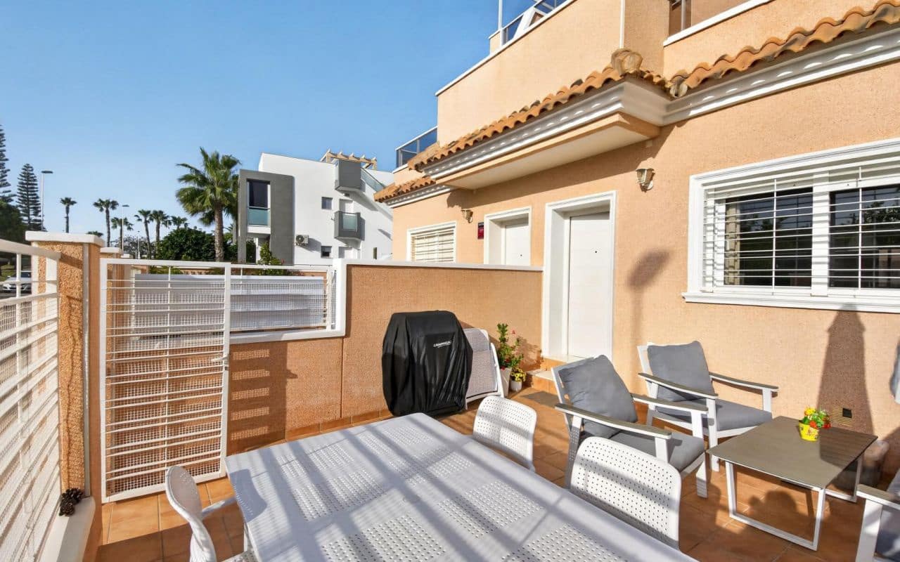 3 bedroom Townhouse for sale in Punta Prima with pool - € 349,000 (Ref: 9777114)