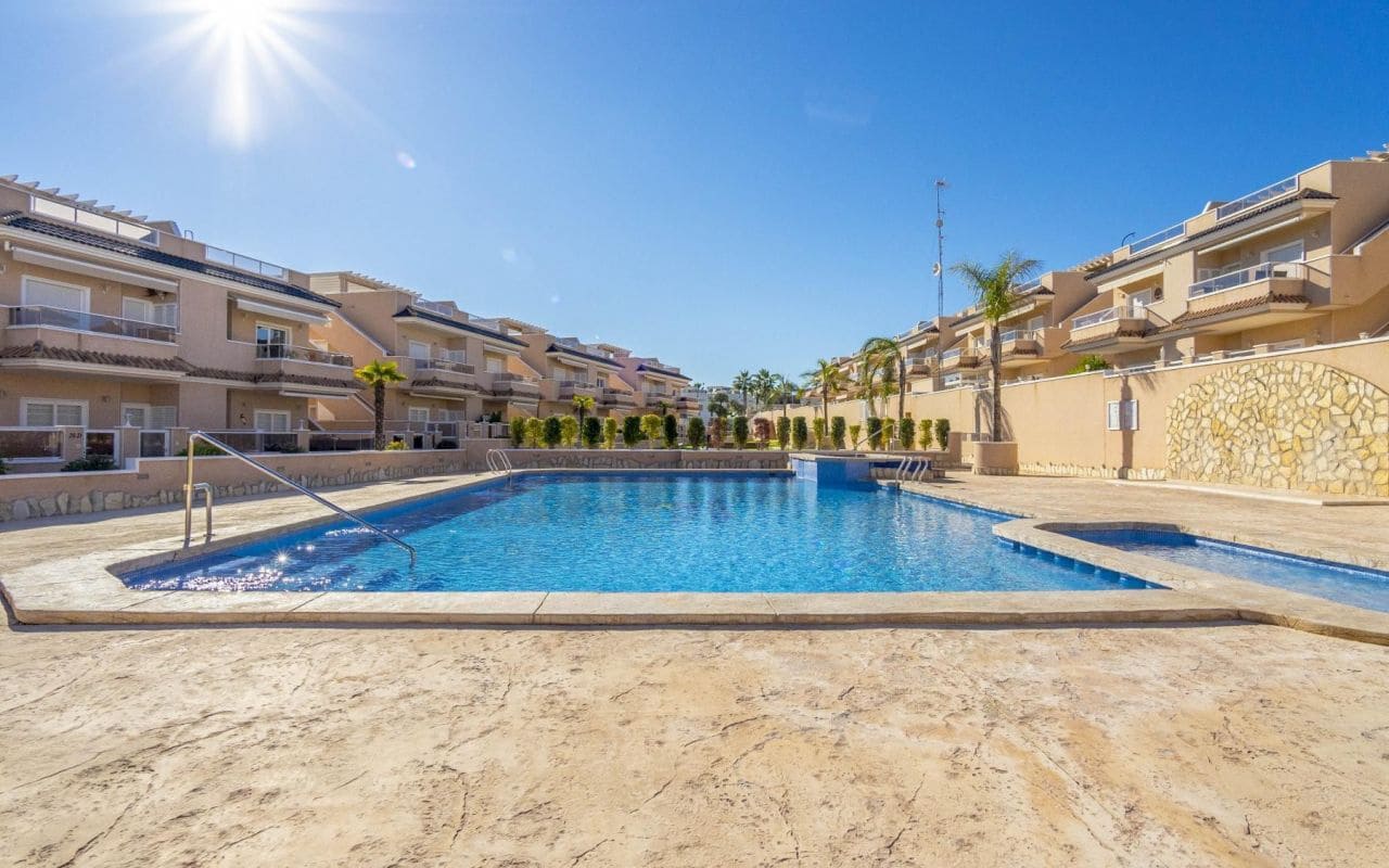 3 bedroom Townhouse for sale in Punta Prima with pool - € 349,000 (Ref: 9777114)