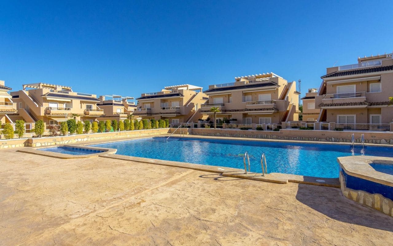 3 bedroom Townhouse for sale in Punta Prima with pool - € 349,000 (Ref: 9777114)