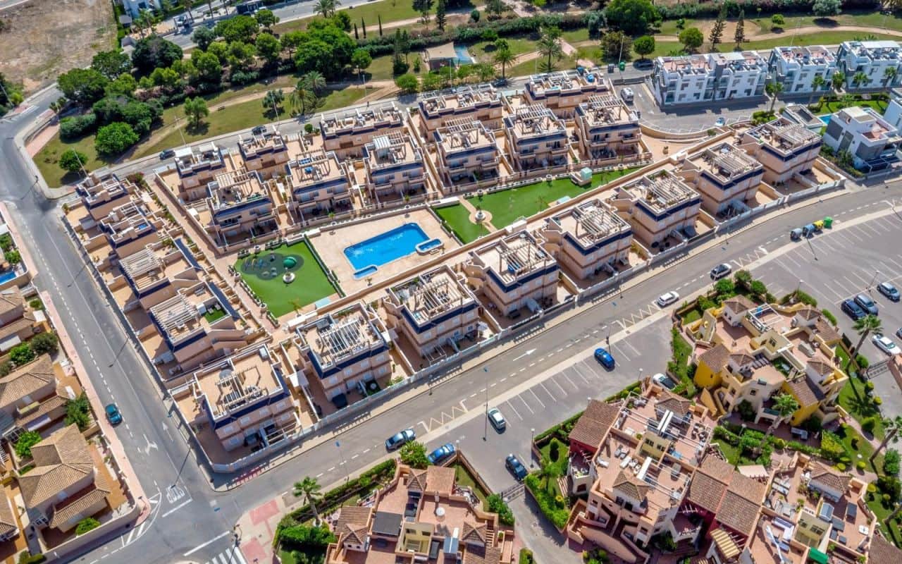 3 bedroom Townhouse for sale in Punta Prima with pool - € 349,000 (Ref: 9777114)