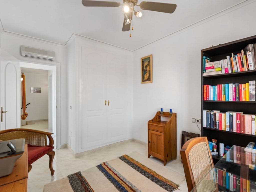 5 quarto Moradia para venda em Ciudad Quesada com piscina - 249 000 € (Ref: 9778647)