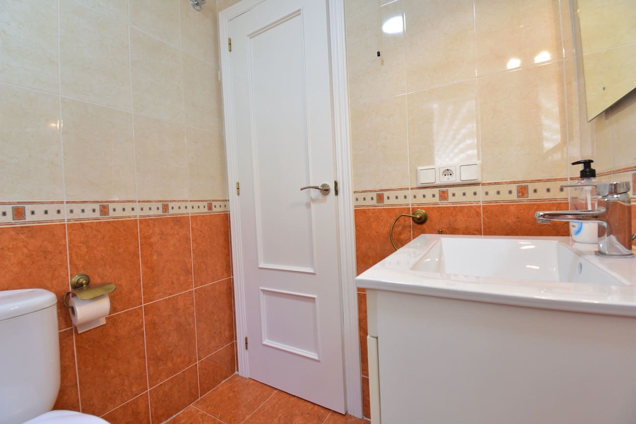 2 soveværelse Semi-Rækkehus til salg i Ciudad Quesada med swimmingpool - € 189.000 (Ref: 9787891)