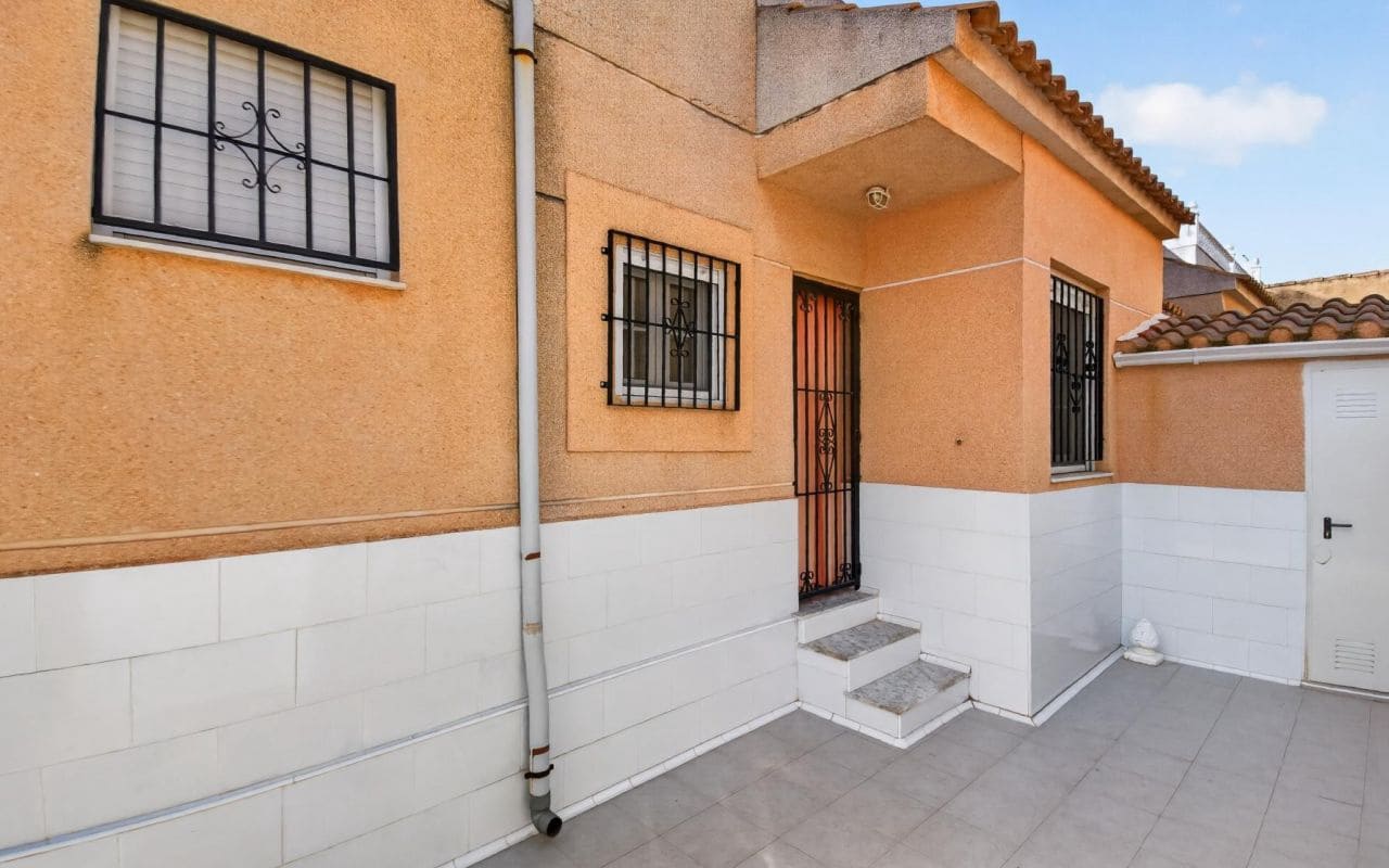 3 bedroom Townhouse for sale in Orihuela Costa with pool - € 215,000 (Ref: 9789433)