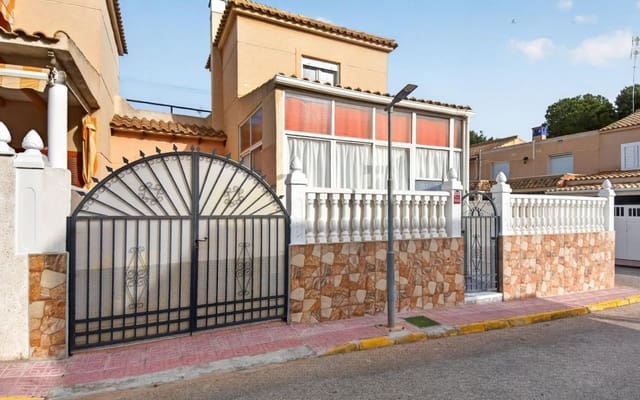 3 soveværelse Byhus til salg i Orihuela Costa, Orihuela med swimmingpool - € 215.000 (Ref: 9789433)