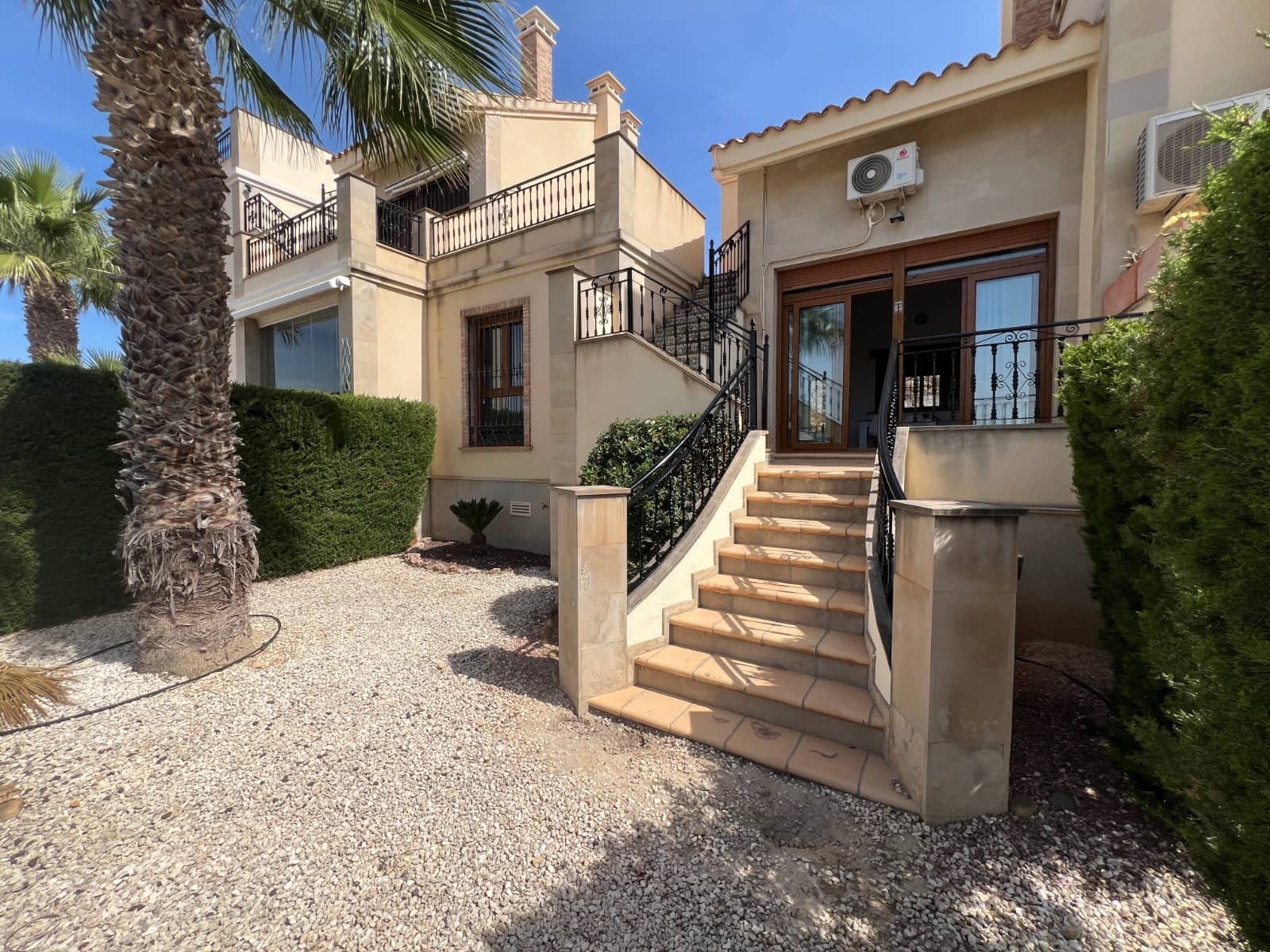 2 bedroom Bungalow for sale in Algorfa with pool - € 234,900 (Ref: 9793490)