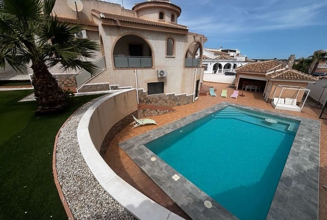 4 chambre Villa/Maison à vendre à Ciudad Quesada, Rojales avec piscine garage - 665 000 € (Ref: 9795088)