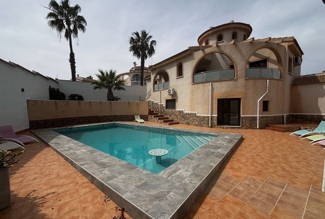 4 chambre Villa/Maison à vendre à Ciudad Quesada, Rojales avec piscine garage - 665 000 € (Ref: 9795088)