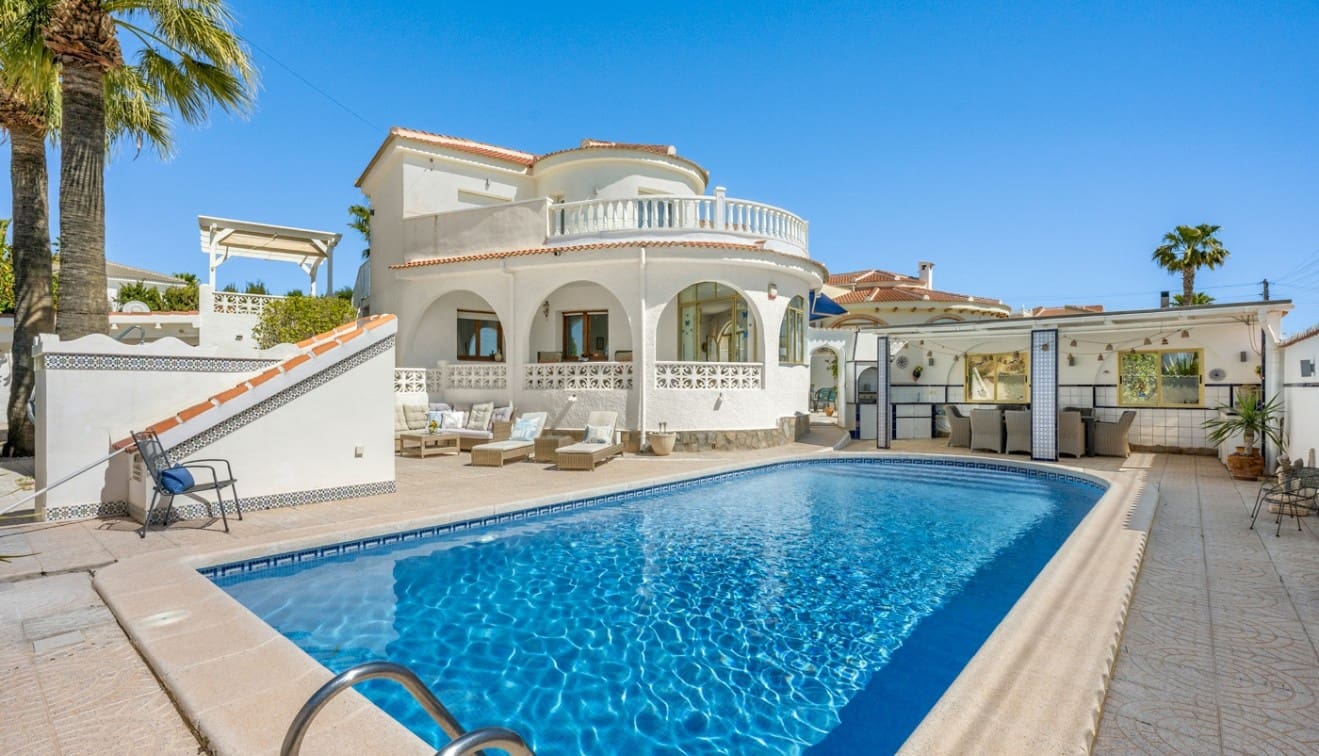 4 soveværelse Villa til salg i Ciudad Quesada med swimmingpool garage - € 519.000 (Ref: 9795089)