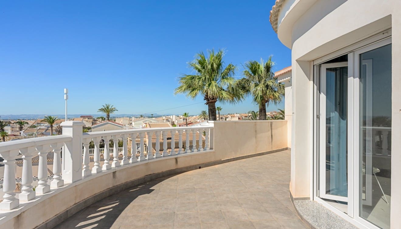 4 soveværelse Villa til salg i Ciudad Quesada med swimmingpool garage - € 519.000 (Ref: 9795089)