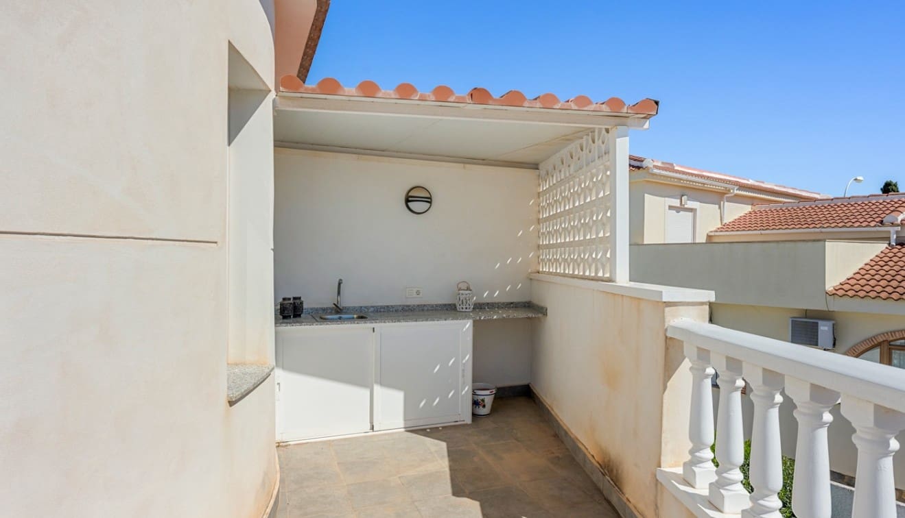 4 soveværelse Villa til salg i Ciudad Quesada med swimmingpool garage - € 519.000 (Ref: 9795089)