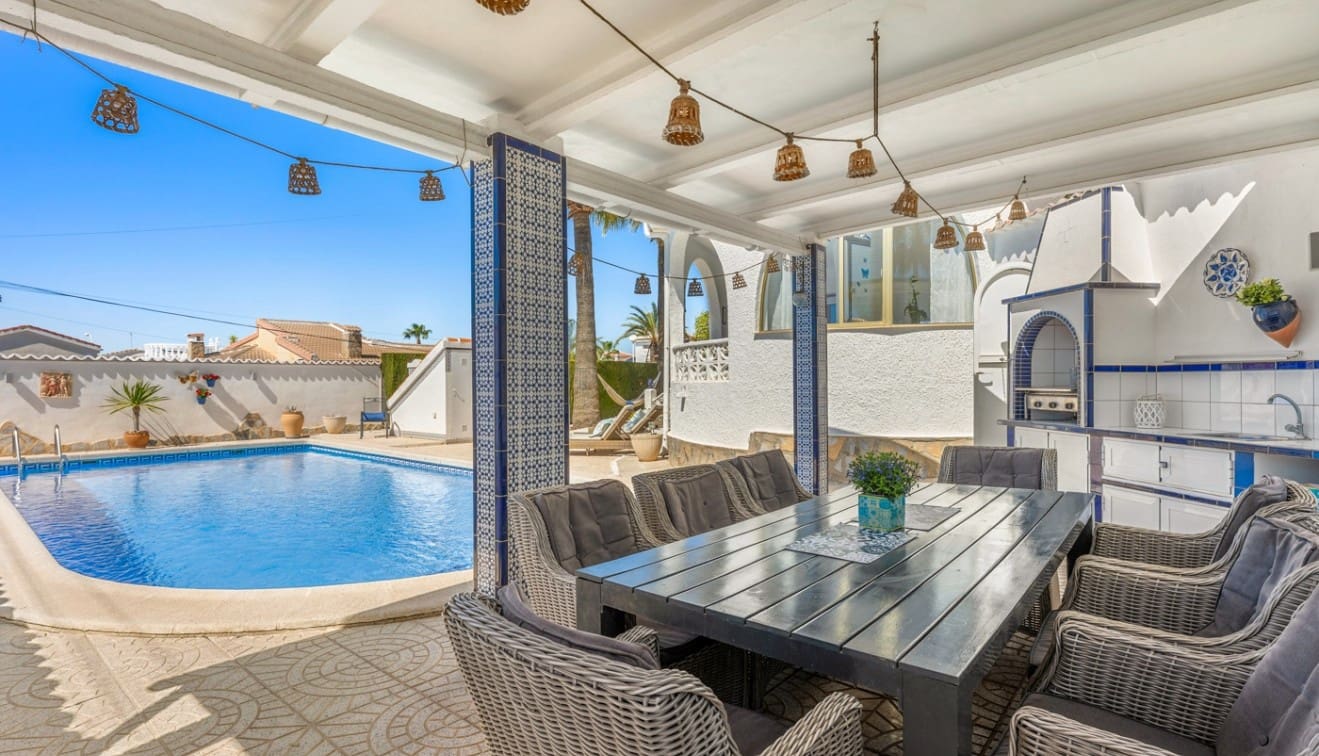 4 soveværelse Villa til salg i Ciudad Quesada med swimmingpool garage - € 519.000 (Ref: 9795089)