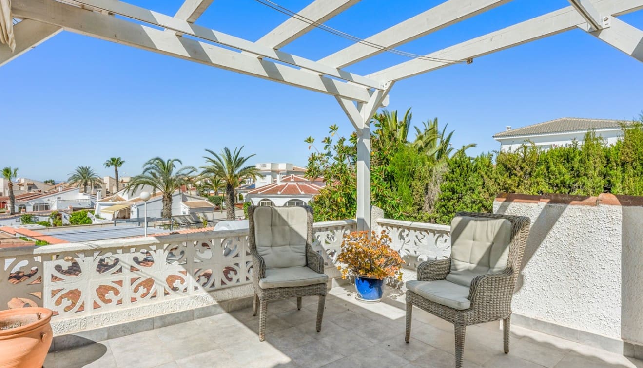 4 soveværelse Villa til salg i Ciudad Quesada med swimmingpool garage - € 519.000 (Ref: 9795089)