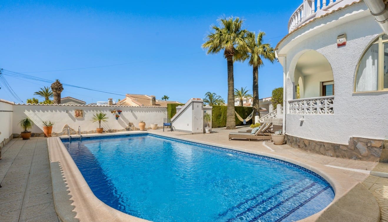 4 soveværelse Villa til salg i Ciudad Quesada med swimmingpool garage - € 519.000 (Ref: 9795089)